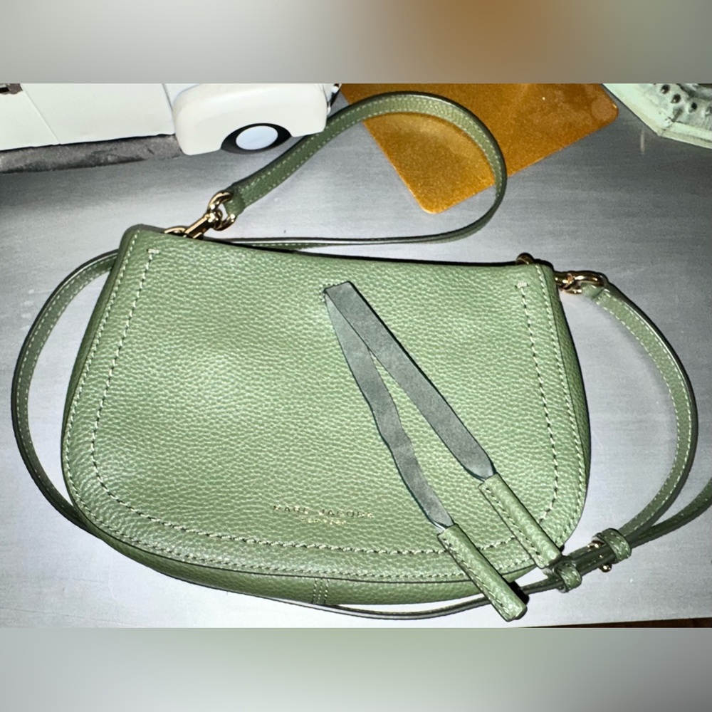 Marc Jacobs Maverick Crossbody Bag in a green soft pebbled leather - like new